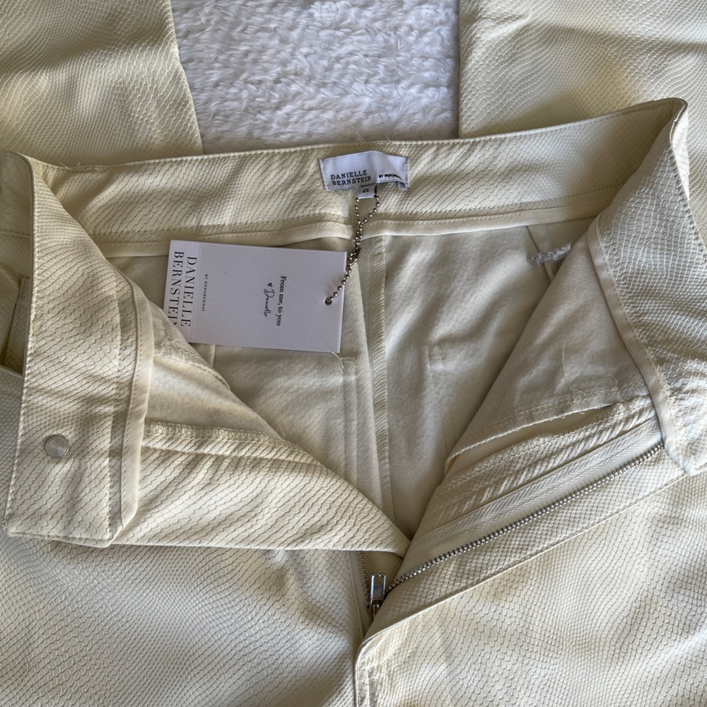 DANIELLE BERNSTEIN Ivory Faux Leather Pants - Picture 2 of 3